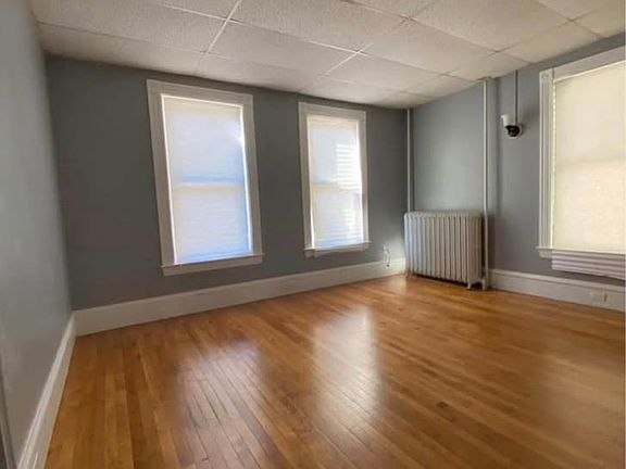 4th image of 88 Western Ave