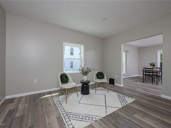 3rd image of 250 East St