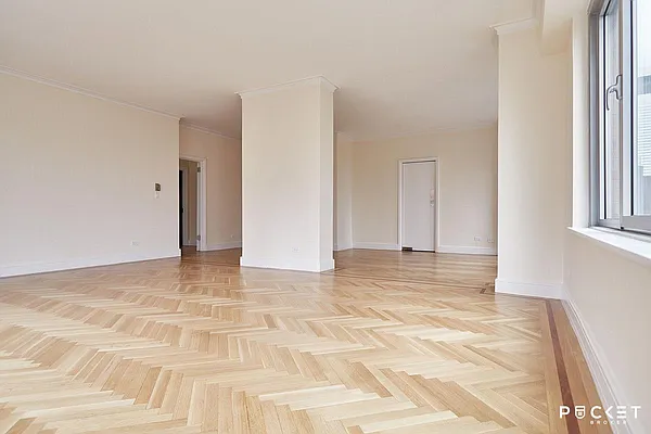 Rented by PocketBroker Inc | media 21