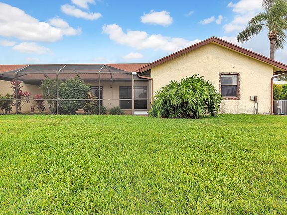 Rear Facing View of Lanai