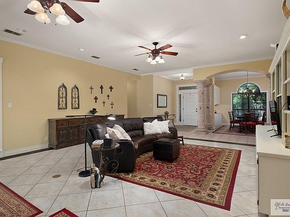 5th image of 1808 Palm Valley Dr E