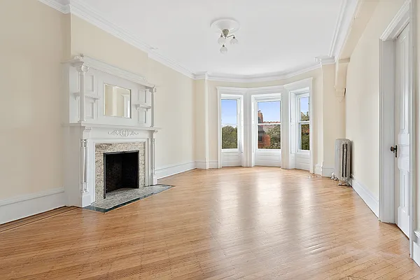 Living room, photo 1