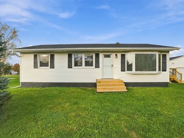 100 S Ely St, Walker, IA 52352
