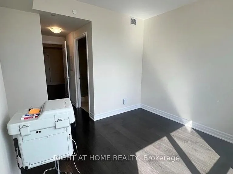 9075 Jane St #704 — Photo 10