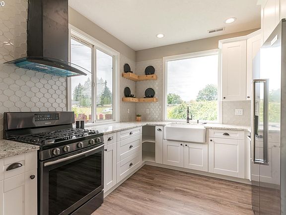 3rd image of 2520 Linda Ln
