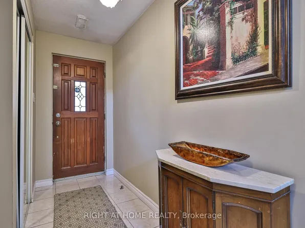 100 Darras Ct #74, Brampton, ON L6T 1W7