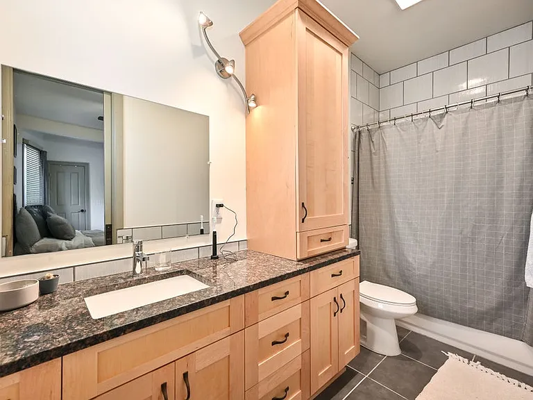 2012 N Palmer St #2012 — Photo 5
