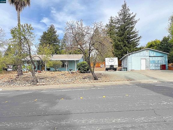 3rd image of 2340 Ranchito Dr