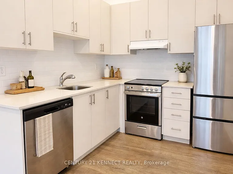 35 Golden Fern St #COACH HOUSE — Photo 5