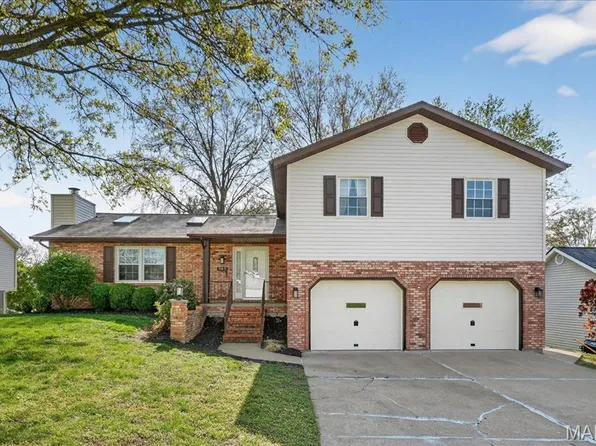 943 Meadowview Ln, Columbia, IL 62236