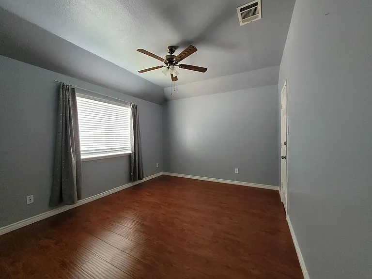 2632 Shadow Hill Ln — Photo 17