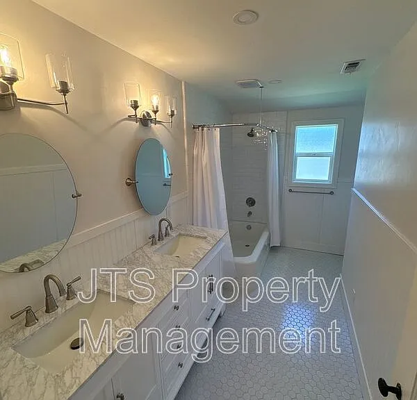 501 J St — Photo 13