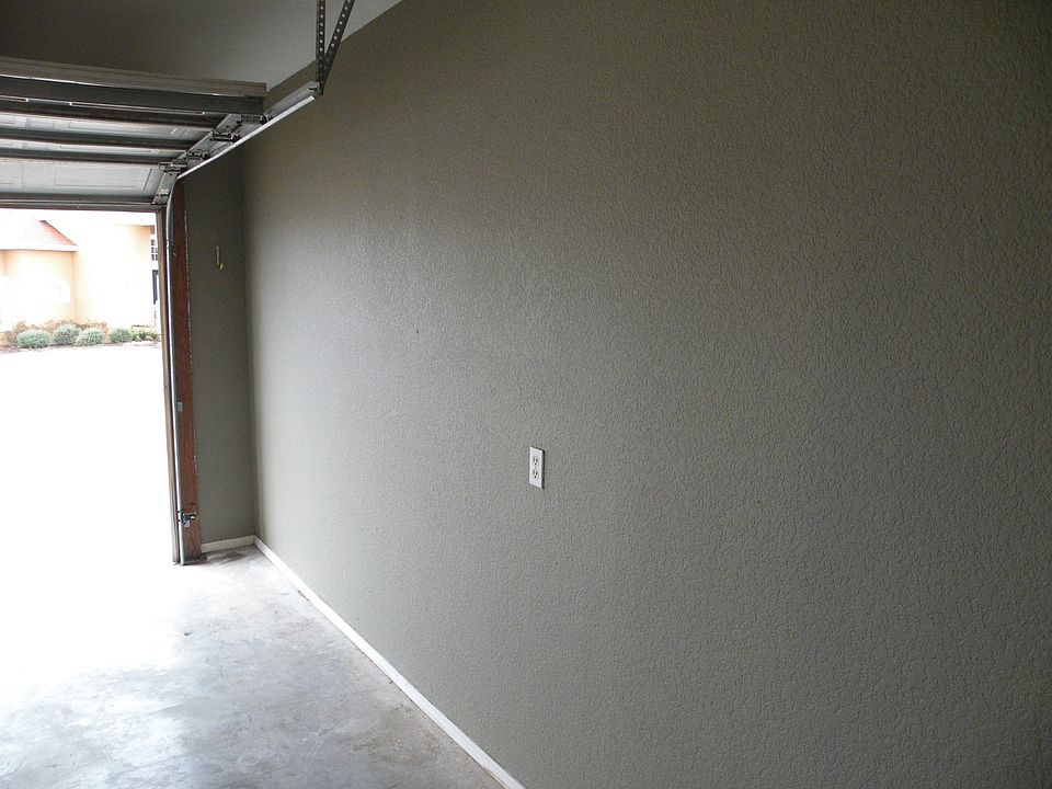 1st image of 751 N Meadowlands Dr