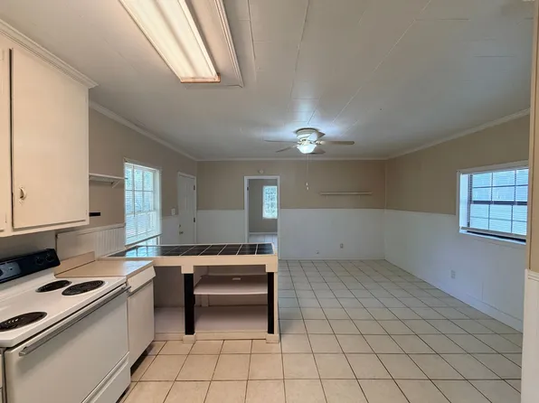 114 1/2 High St #B, Valdosta, GA 31602