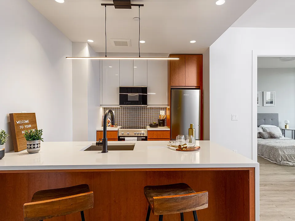 276 Grand Concourse #914N