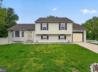 6 Tulip Ct, Deptford, NJ 08096