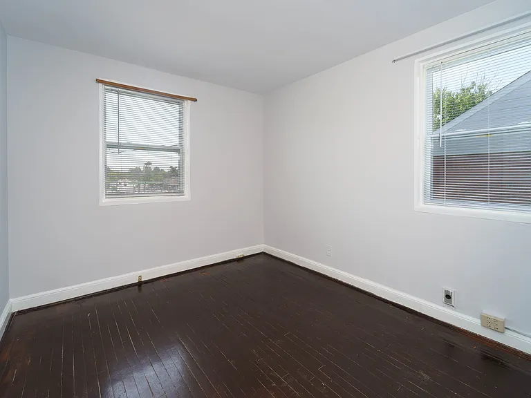 10024 Lorain Ave — Photo 19