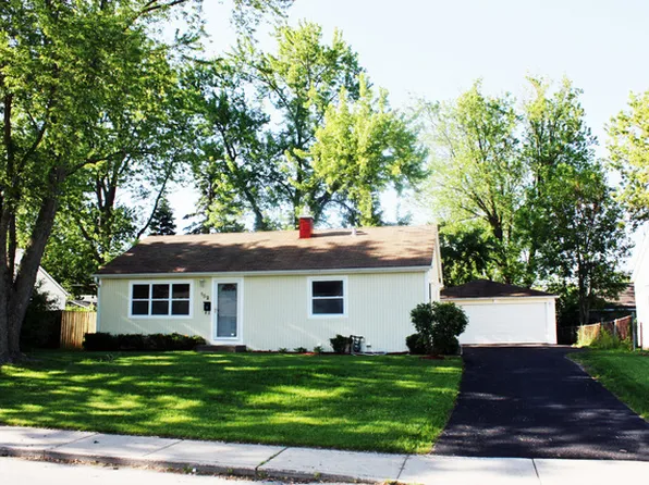 152 Madera Cir, Carpentersville, IL 60110