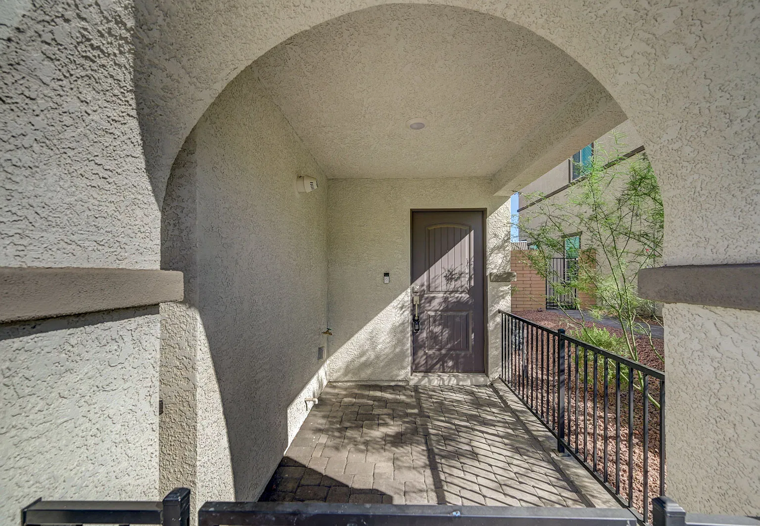 3 bed, 2.5 bath, 1705 sqft, $2,075 — Photo 4