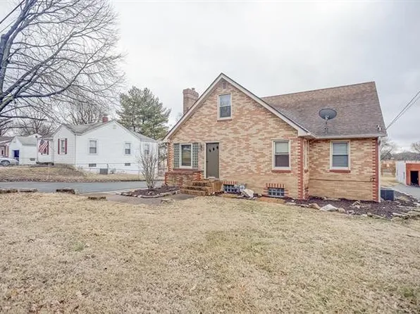 37 W Woodland Dr, East Alton, IL 62024