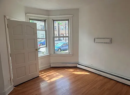 33 Corbin Ave Photo 1