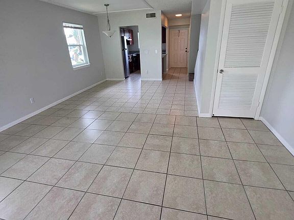 4th image of 2976 SE Bonita St