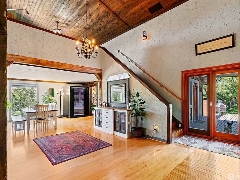 620 Clarke Rd — Photo 4