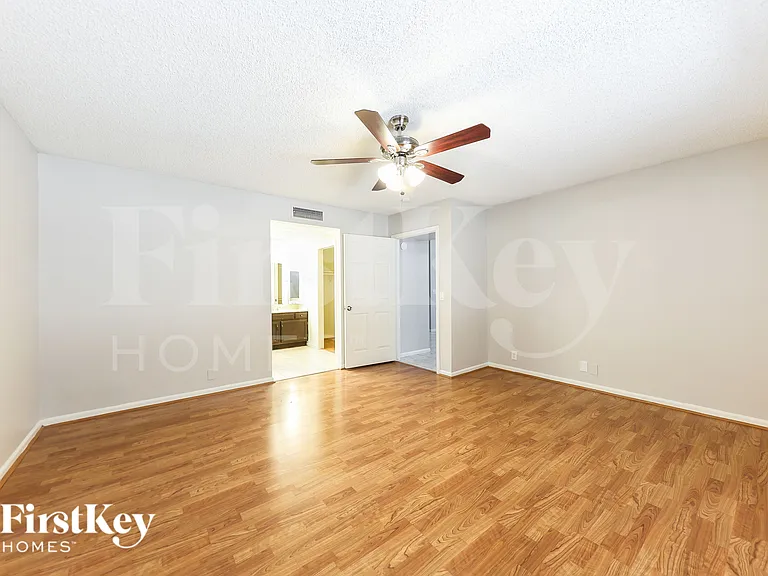 12925 N 73rd Ave — Photo 14
