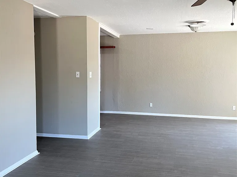 4725 S Fulton Ct — Photo 14