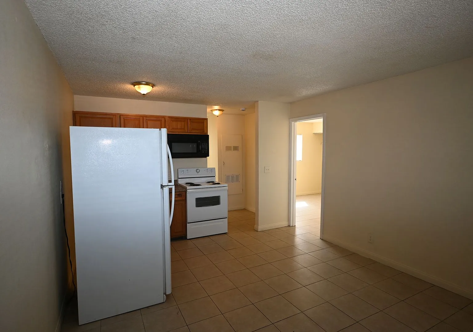 3021 E Carey Ave #5 - 1 Bed Apartment - NO PETS — Photo 3