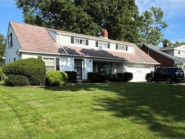 2515 Bolton Rd, Cleveland Heights, OH 44118