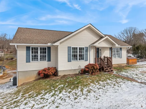 30 Woodruff St, Canton, NC 28716