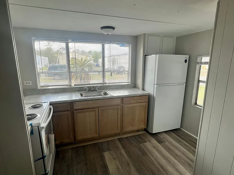 133 Lakeside Garden Cir #133 — Photo 8