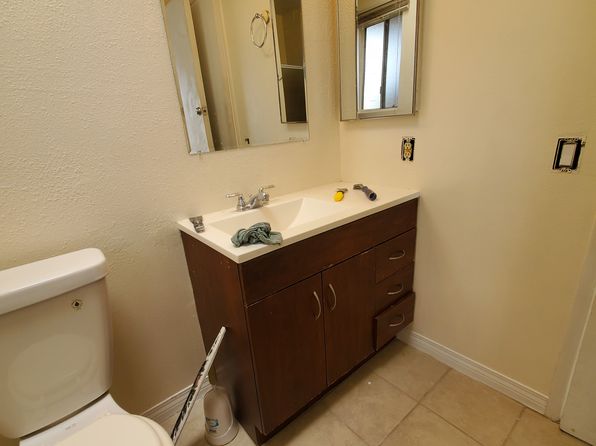 14233 Old Community Rd, Poway, CA 92064