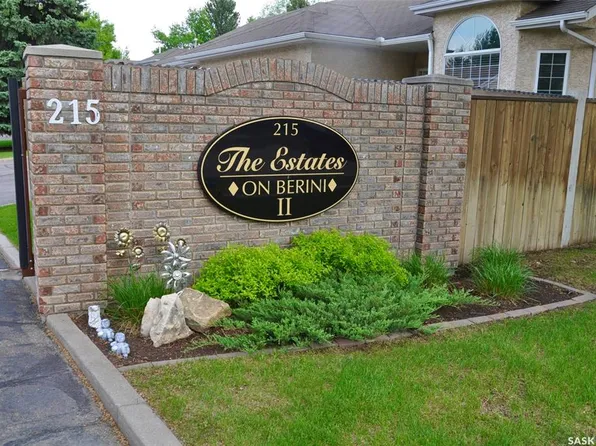 UNIT 207-215 Berini DRIVE, Saskatoon, SK S7H 4L4
