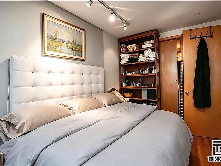 200 E 28th St #28 — Photo 6