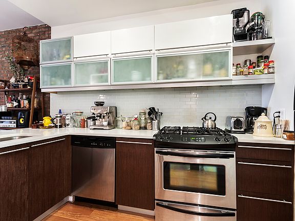2nd image of 830 Halsey St APT 1A