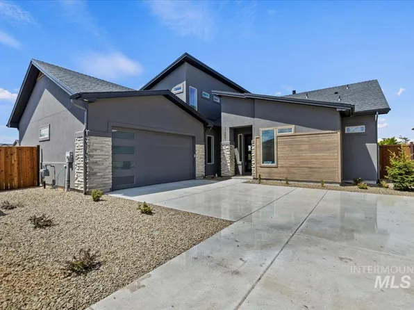 11126 S Corballis Ln, Kuna, ID 83634
