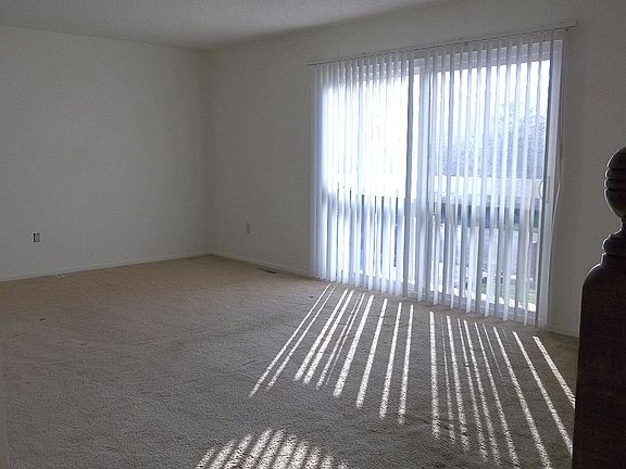 4th image of 3306 McConnell Dr #3316