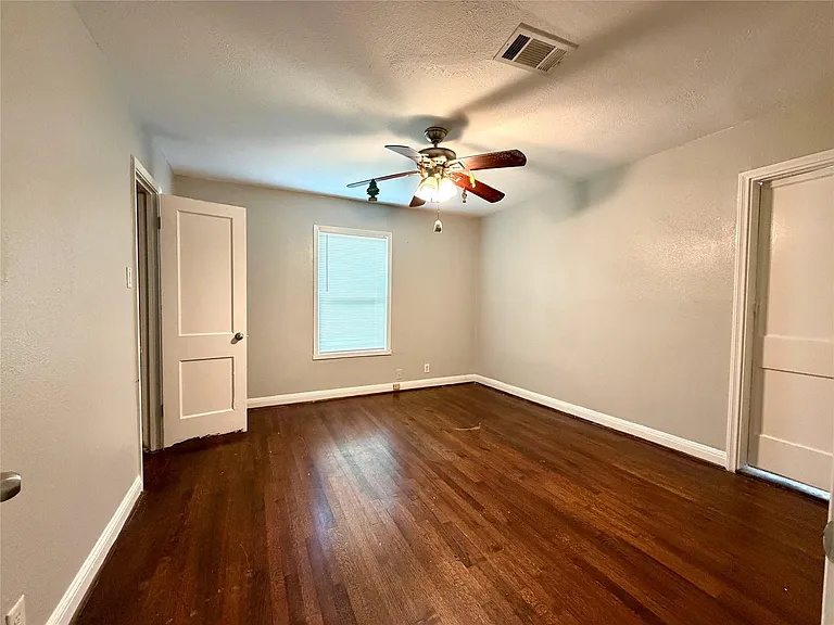 6637 Lozier St — Photo 7
