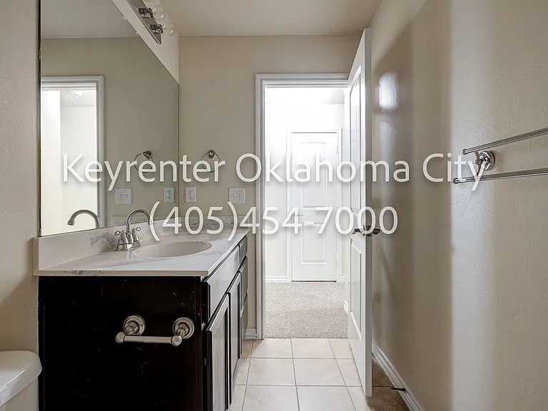 2409 Rosa Cir — Photo 46