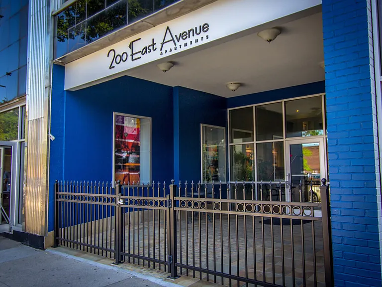 200 East Avenue Apartments and Townhomes — Photo 4