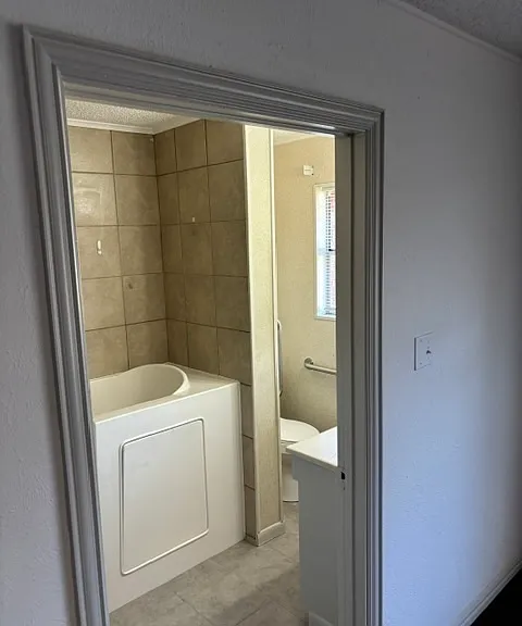 1709 E Bankhead Dr — Photo 8