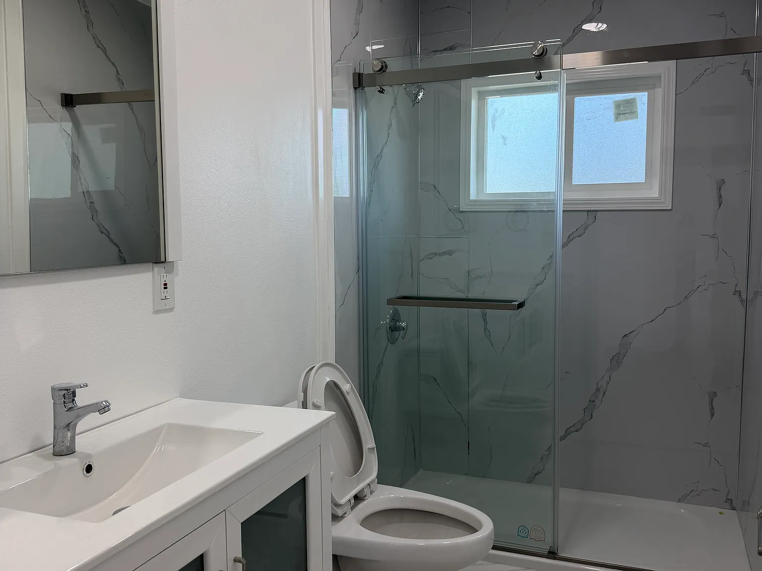 4 bed, 1665 sqft, $4,200 — Photo 4