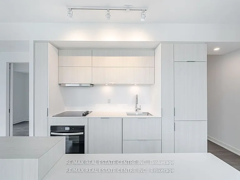 370 Martha St #1703 — Photo 17