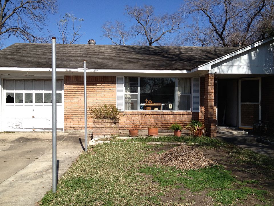1st image of 246 W Riverwood Dr