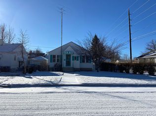 2612 Maxwell Ave, Cheyenne, WY 82001