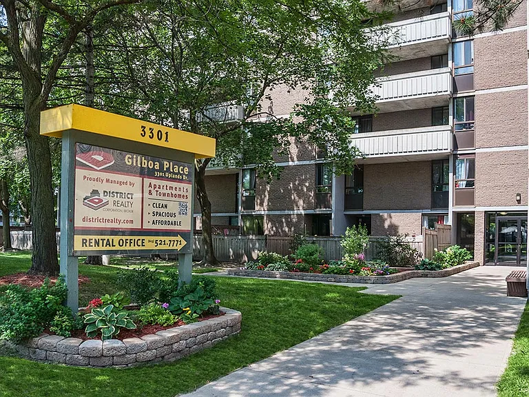 3301 Uplands Dr — Photo 3