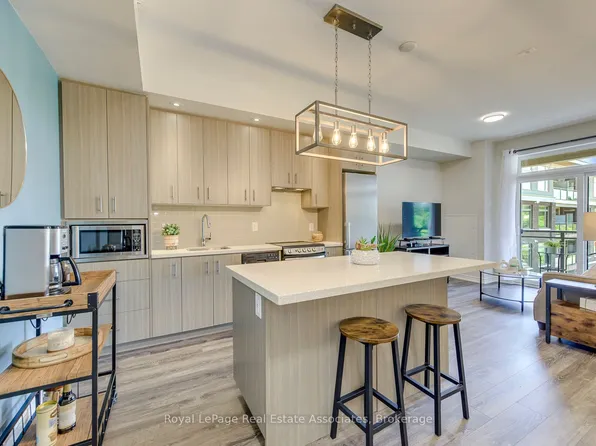 457 Plains Rd E #324, Burlington, ON L7T 0B8