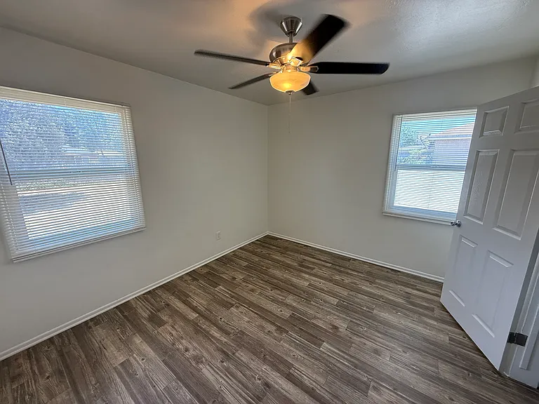 4122 Saint Paul Pl — Photo 12